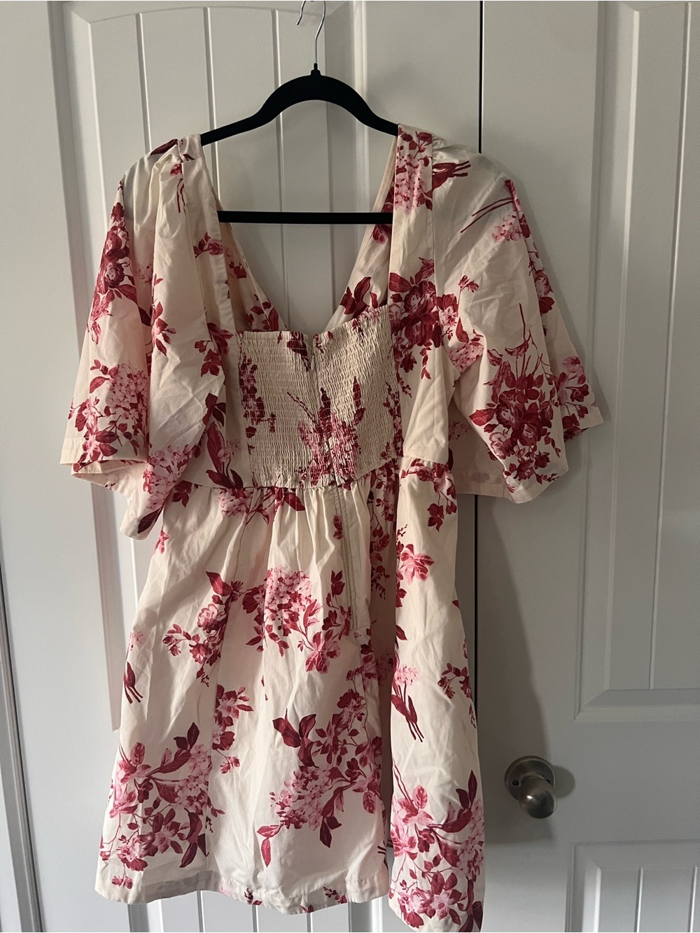 Abercrombie & Fitch Floral Twist-Front Mini Dress in White and Rose - Picture 7 of 9